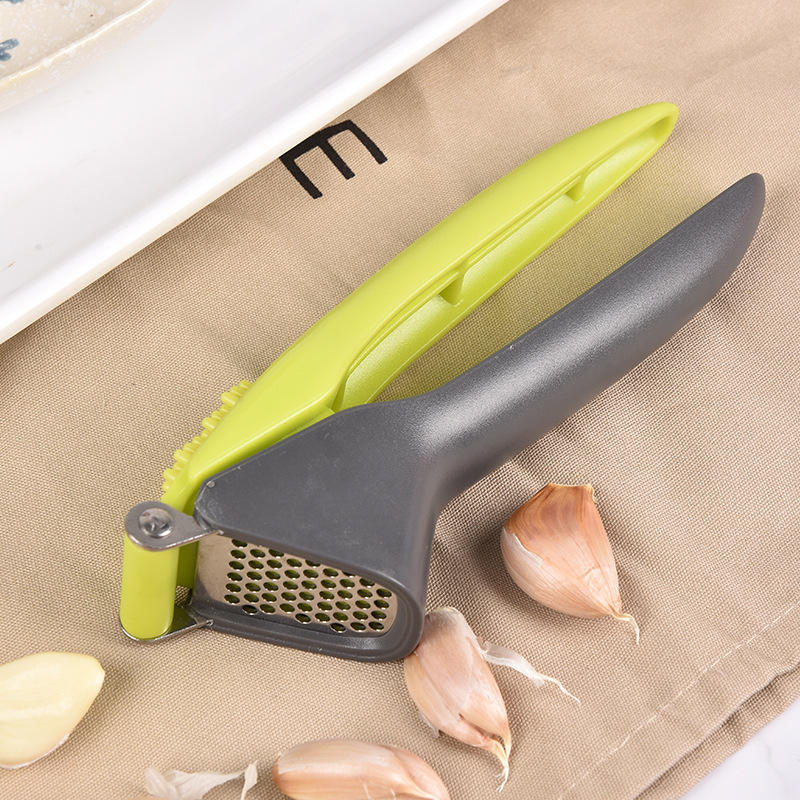Kingwise Hot Sale Manufacturer Plastic Handle Manual Metal Garlic Crusher Masher Stainless Steel Kitchen Garlic Press Mincer