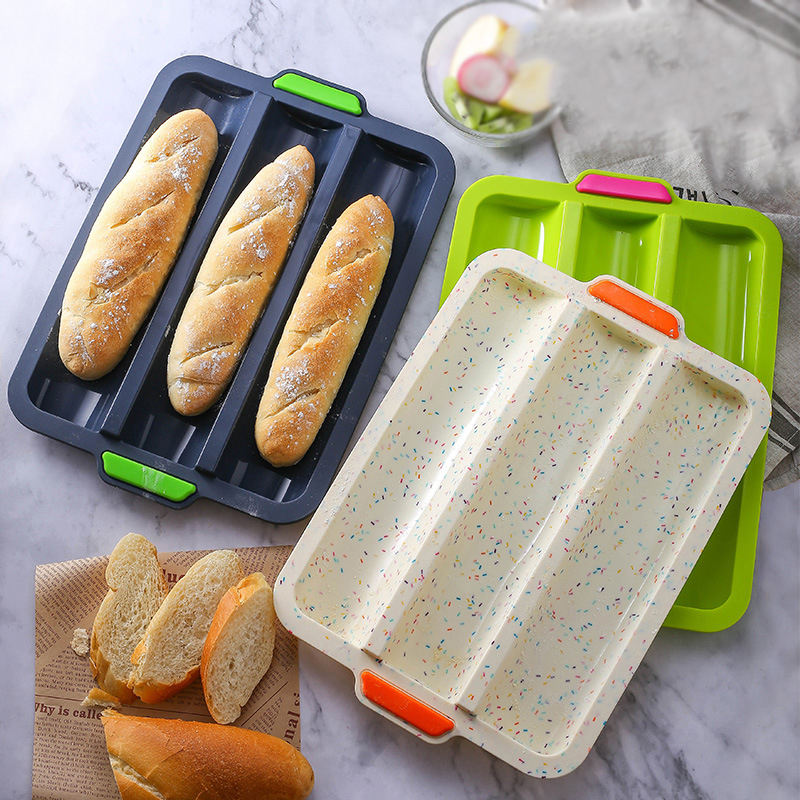 Kingwise Factory Price Oven Safe Non Stick Heat Resistant Baking Pan 3 Cavity Silicone French Bread Tray for baguette