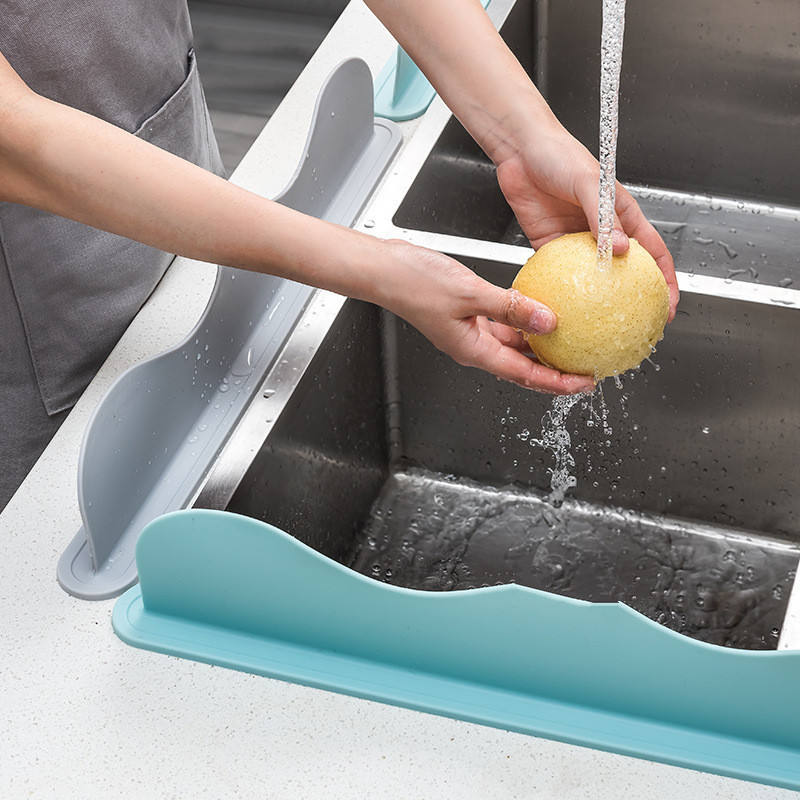 Kingwise Kitchen Creativity Water Baffle Faucet Sink Splash Guard Wash Basin Silicone Utensil Sucker Protector