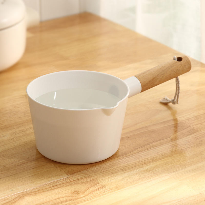KINGWISE Eco-Friendly White Plastic Ladle with Wooden Handle Long Bath Scoop Dipper for Kitchen & Bathroom Clear Water Ladle