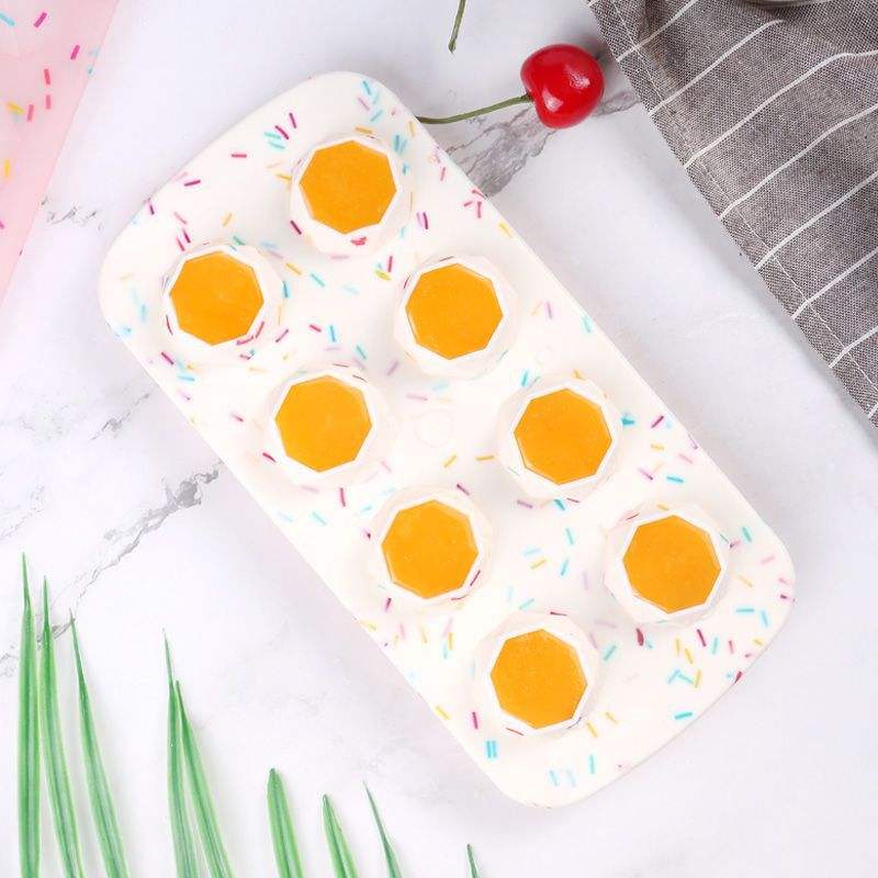 Creative Food-Grade Silicone Diamond Ice Cube Tray Mold Non-Stick Kitchen Gadgets for Whiskey & Chocolate Candy Ice Cream Tools